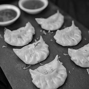 Paneer Tikka Momos (6 Pcs)