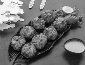Chicken Tandoori Momos (6 Pcs)