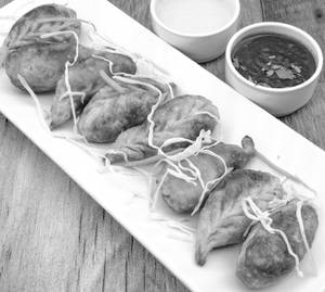 Crispy Crunchy Momos (veg)