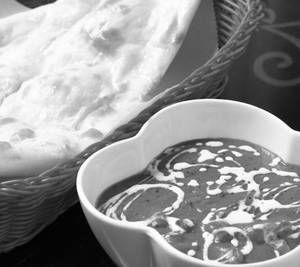 Butter Chicken (2 Pcs) + 1 Butter Naan / 1 Lachha Parantha