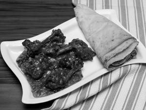 Drums Of Heaven (4 pcs) With 2 Rumali Roti