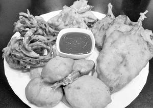 Mix Bhajia (10 Pieces)