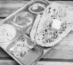 Paneer Chur Chur Naan Thali