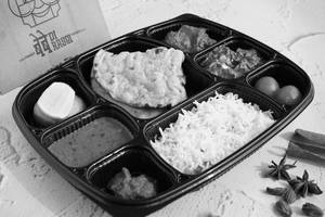 Palak Paneer Combo Thali