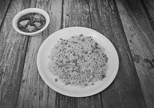 Chilly Chicken ( 4 Psc) & Veg Fried Rice( 450ml)