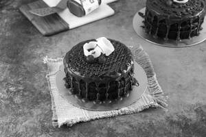Nuttela Chocolate Cake 900g