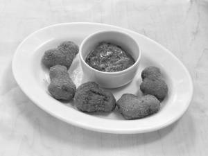Chicken Nuggets With Schezwan (5 Pcs)