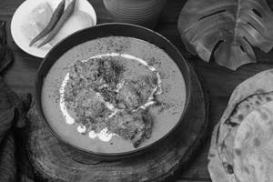 Boneless Butter Chicken With 3 Paratha Meal [Serves 1]