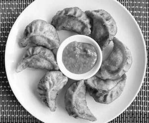 Chicken Fried Momos ( 6 Pcs )