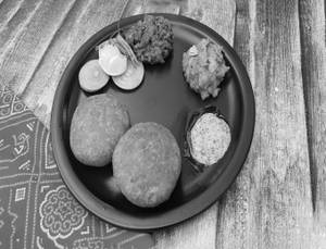 Fried Litti Chokha (2 Big Pcs Fried Litti Served With Aloo Chokha & Bharta)