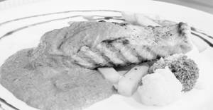 Grilled Fish In Pesto Sauce W/ Veggies