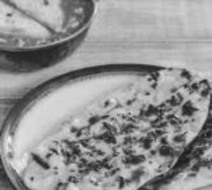 Garlic Naan ( 1 Pc )