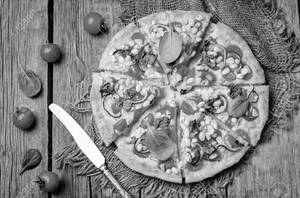 8" Tomato & Corn Pizza 