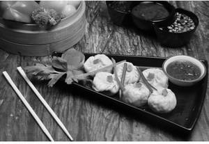 Veg Steamed Momos ( 6 Pcs )