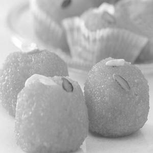 Kesar Ladoo