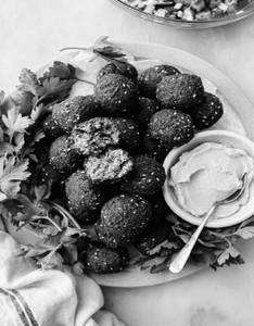 Classic Falafel And Tahini (8 Pcs)