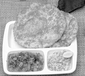 Chola Bhatura