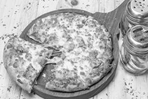 Golden Chicken Pizza