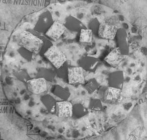 Paneer And Tomato Pizza