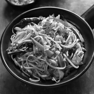 Egg Chilli Garlic Noodles