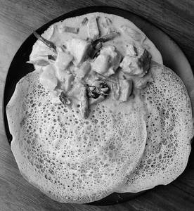 2 Appam+ Chicken Stew