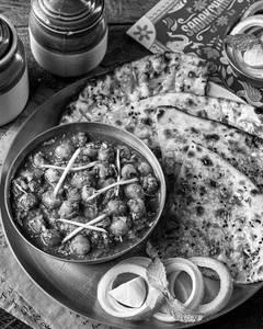Vegan Amritsari Chole With Stuffed Kulcha