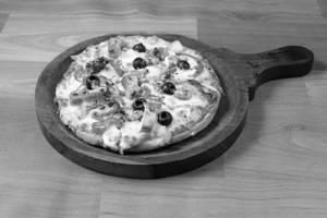 Royale Veg Pizza