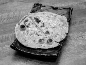 Butter Tandoori Roti (1 Pc)