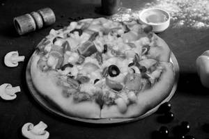 Vegetables Heaven Pan Pizza