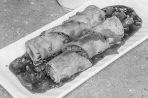 Spring Roll In Hot Garlic Sauce