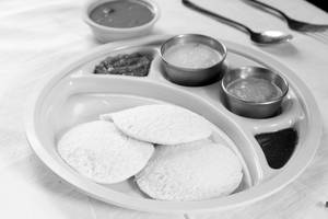 Idli (3 Pcs) + Water Melon Juice
