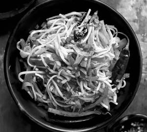 Ginger Garlic Chilli Chowmein 