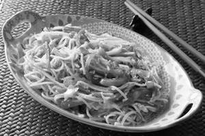 Veg Chowmein (gravy)