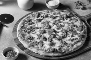 Makhani Chicken Pizza