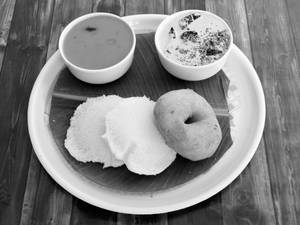Idli (2 Pcs) + Wada (1 Pcs)