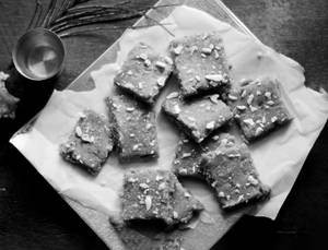 Besan Barfi(Desi Ghee)
