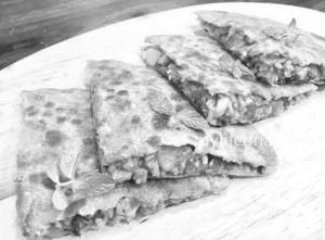 Combo 6 ( Gobi Paratha 1 Pieces And Cheese Paratha 1 Pieces )