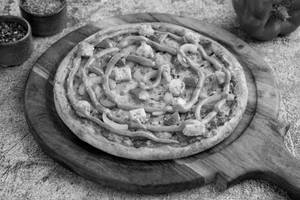 Makhani Paneer Pizza