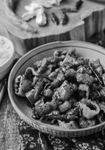 Chilli  Roast Pork In Oyster Sauce [Mushroom,Broccolli,Sichuan Chilli]