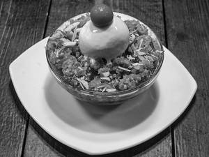 Gajar Halwa With Ice Cream