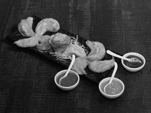 Veg Momo  (8 Pcs)