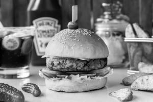 Vegetable Cutlet Burger - 92 Kcal/ 100 Gms