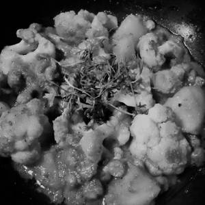 Gobhi Aloo Matar Dry + 4 Tawa Phulkas