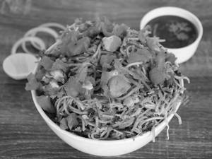 Chicken Noodles(550 Ml) Serves With Sauce