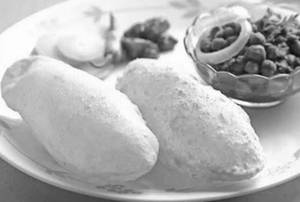 Chole Bhatoora (2 Pcs)