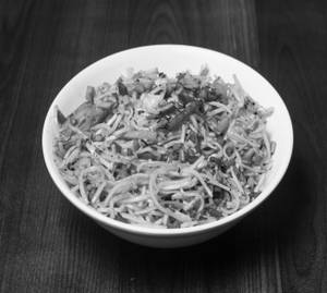 Veg Noodles(half - 300 Ml, Full- 500 Ml)