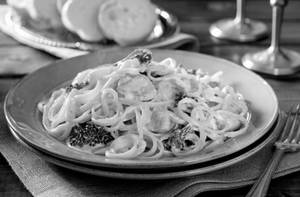 Chicken Spaghetti Alfredo (white Sauce & Cheese)