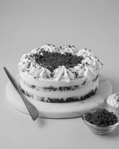 Red Velvet Ice Cream Cake [700 grams]