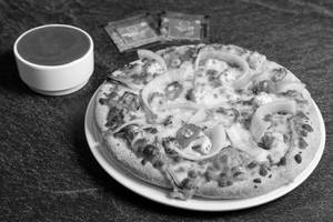 Paneer & Onion Pizza