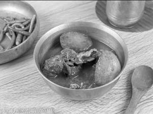 Kochi Pathar Mangshor Jhol